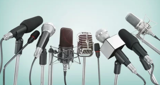 10 Podcasts Guaranteed To Support Your Daily News Habit